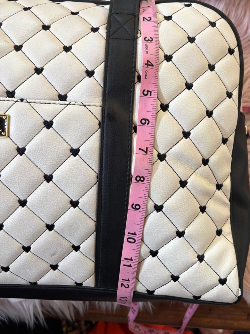 Betsey Johnson Quilted White, Pink, and Black Travel/Overnight Bag With Clutch. - Picture 12 of 16